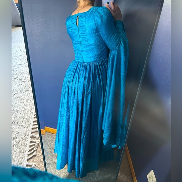 ✨🌙 Beautiful Medieval Renaissance Gown 🌙✨ - Picture 13 of 16